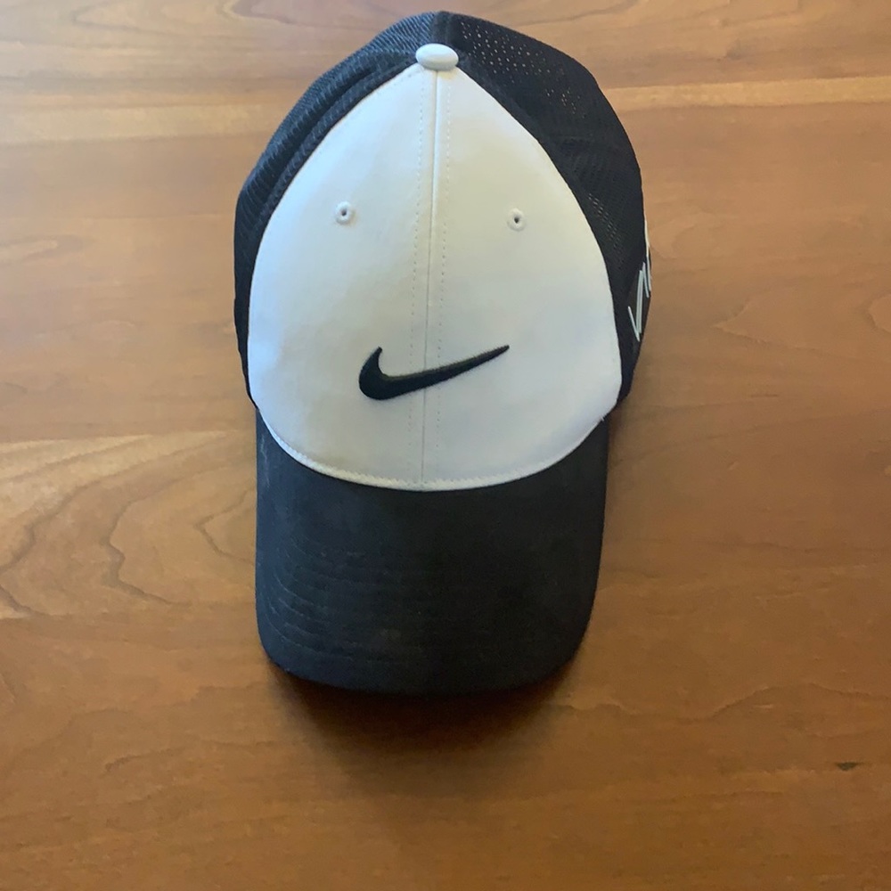 Nike flex fit golf hat